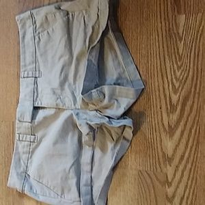 Cacki shorts